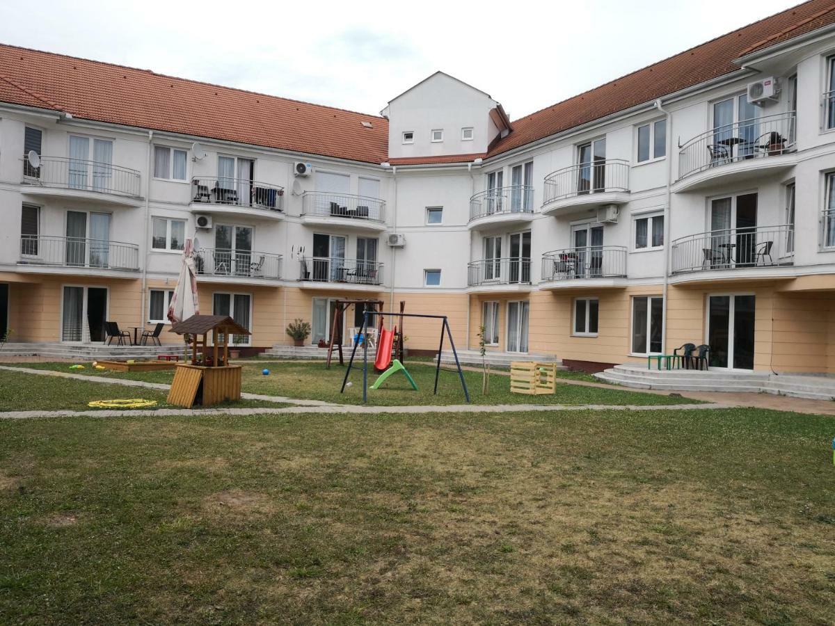 Freedom Apartman Гайдусобосло Екстер'єр фото